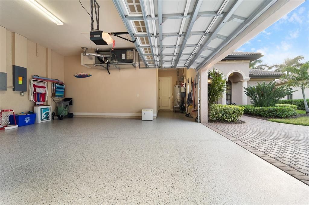 Recently Sold: $1,050,000 (3 beds, 2 baths, 2427 Square Feet)