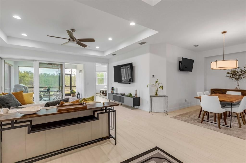 Recently Sold: $529,000 (2 beds, 2 baths, 1563 Square Feet)