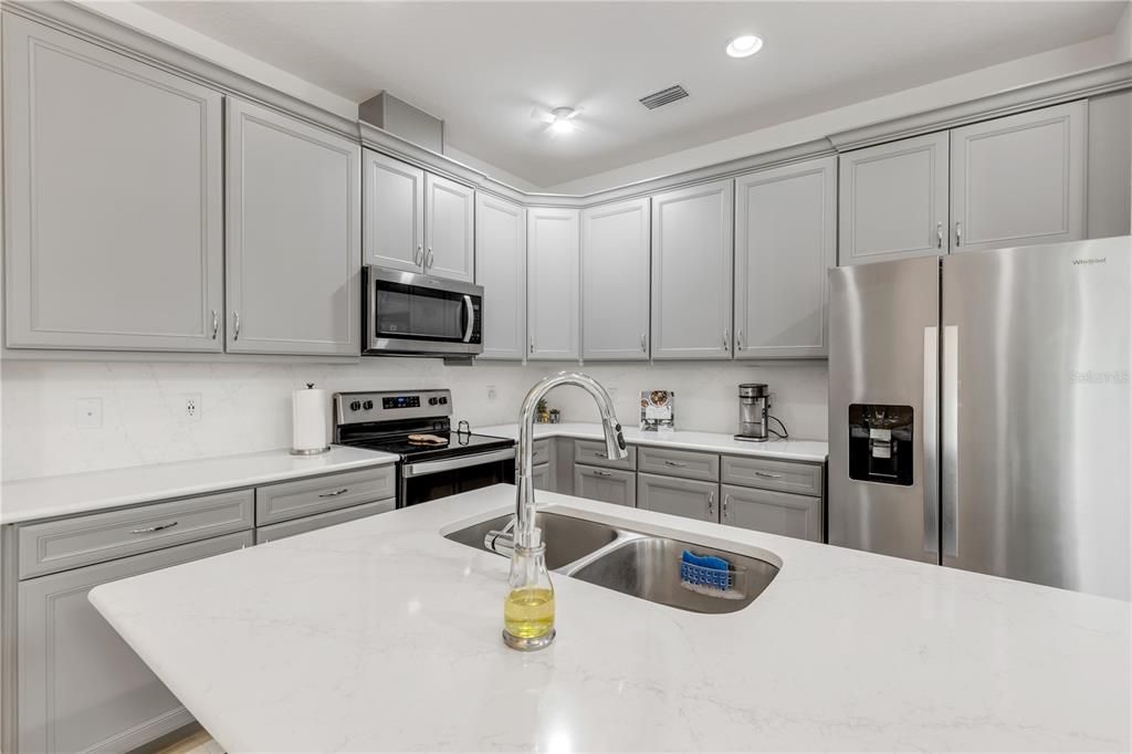 Active With Contract: $529,000 (2 beds, 2 baths, 1563 Square Feet)