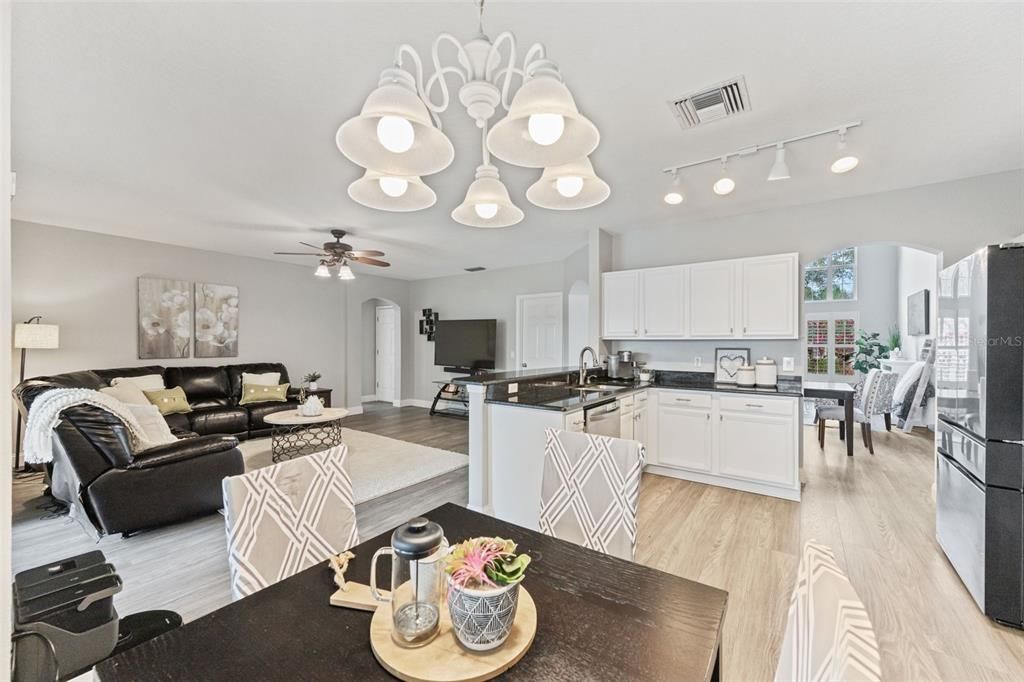 Active With Contract: $600,000 (4 beds, 3 baths, 2483 Square Feet)