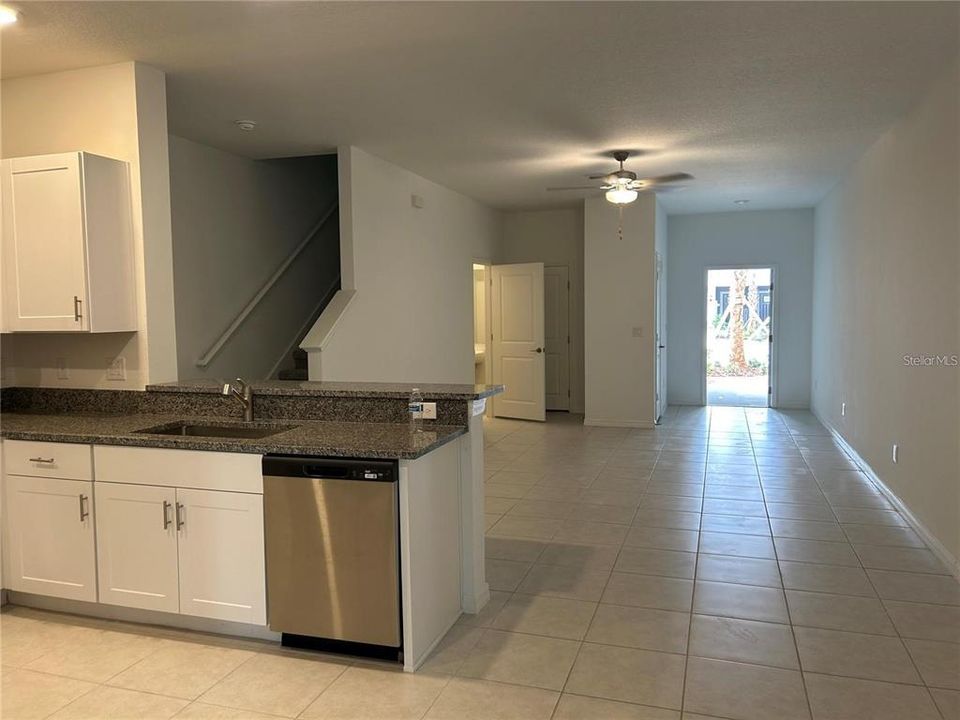 For Rent: $2,350 (3 beds, 2 baths, 1634 Square Feet)
