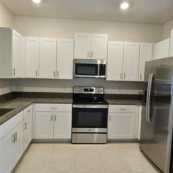 For Rent: $2,350 (3 beds, 2 baths, 1634 Square Feet)