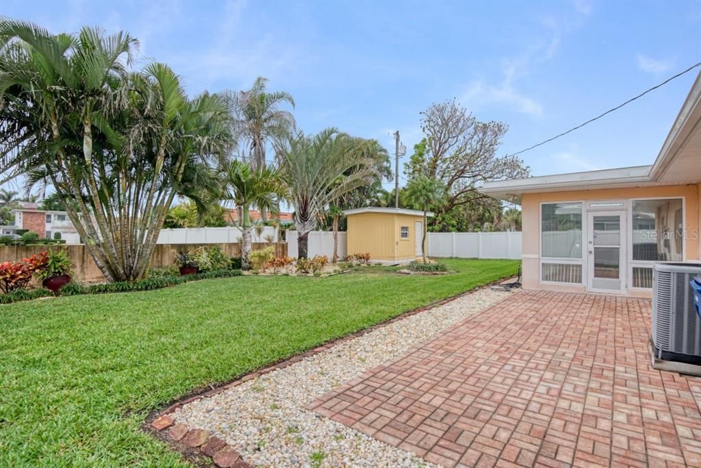 Recently Sold: $725,000 (2 beds, 2 baths, 1252 Square Feet)