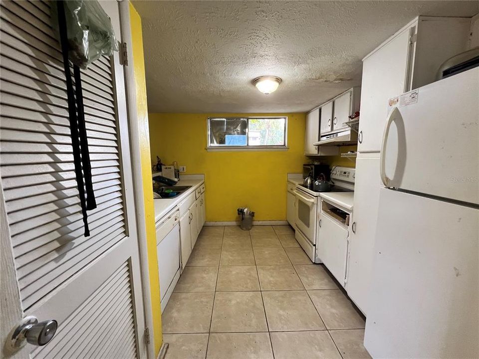 For Sale: $125,500 (2 beds, 2 baths, 1211 Square Feet)