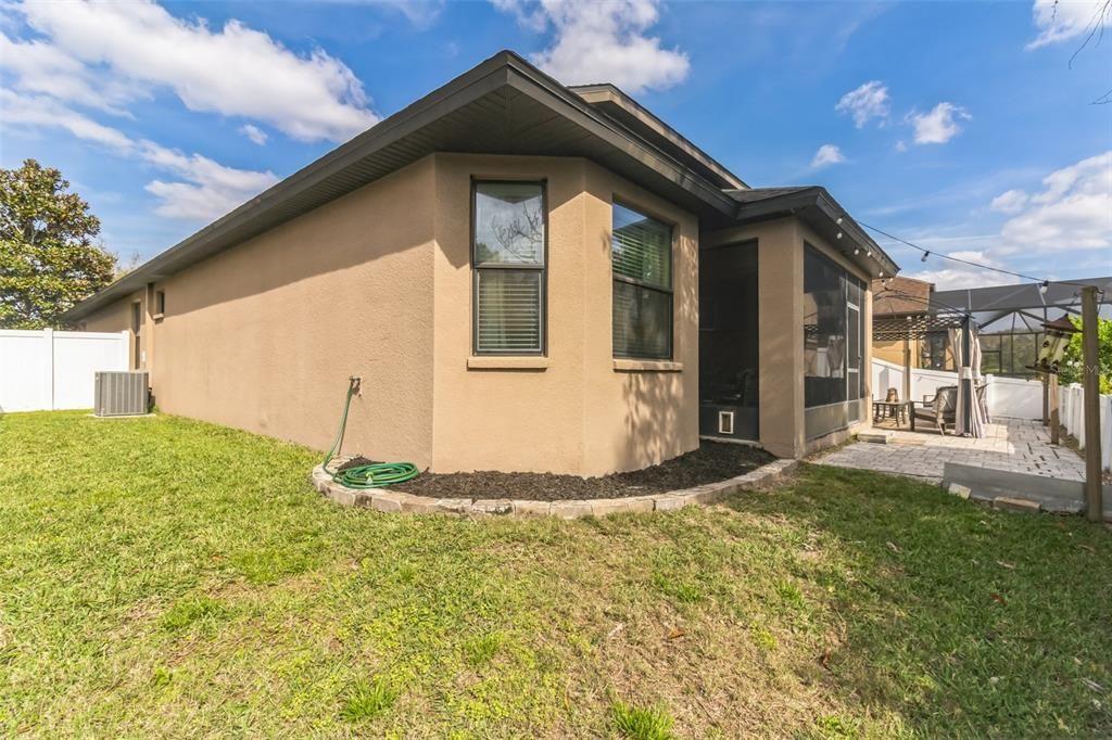 Recently Sold: $424,900 (4 beds, 2 baths, 1966 Square Feet)