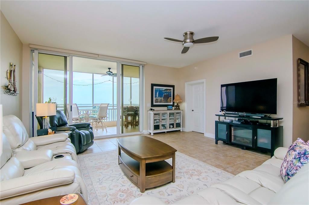 LIVING ROOM - LEADING OUT TO LANAI