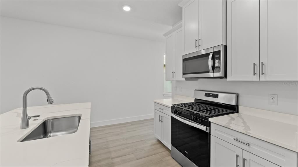 For Sale: $379,990 (2 beds, 2 baths, 1449 Square Feet)