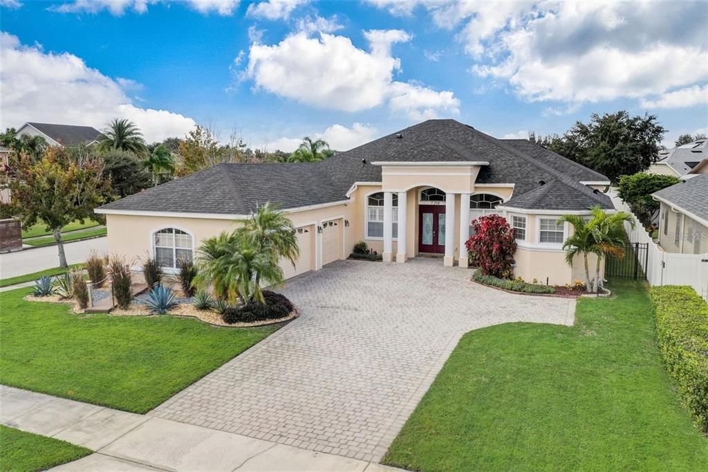 Recently Sold: $695,000 (4 beds, 3 baths, 2800 Square Feet)