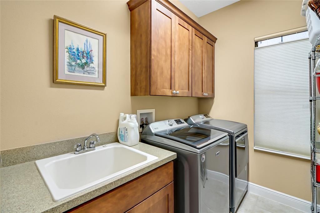 Active With Contract: $469,900 (3 beds, 2 baths, 2265 Square Feet)