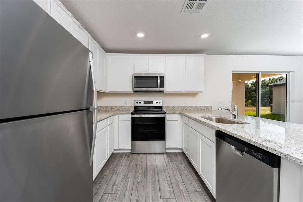 Active With Contract: $294,900 (2 beds, 2 baths, 1147 Square Feet)