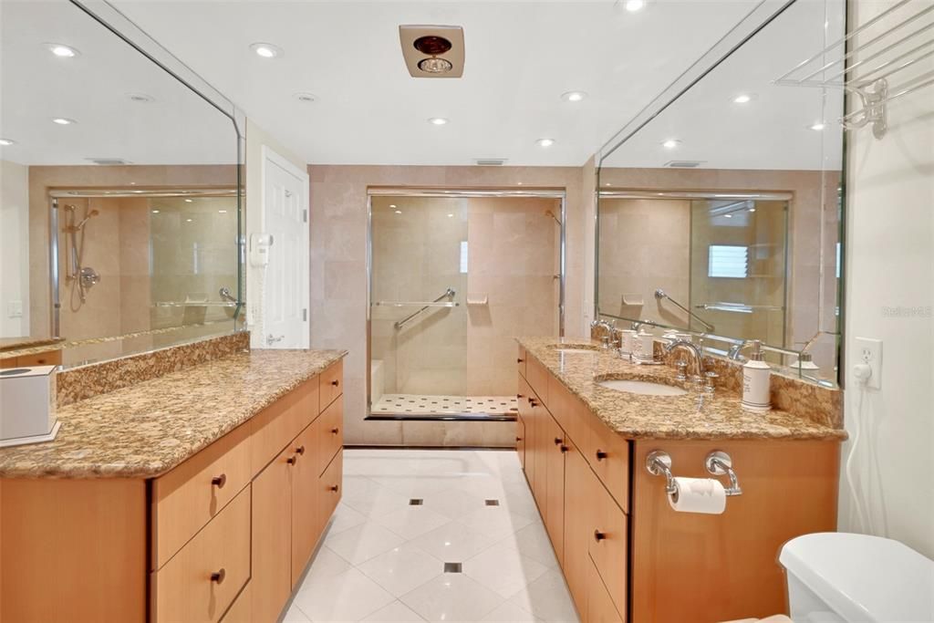 待售: $575,000 (3 贝兹, 2 浴室, 2025 平方英尺)