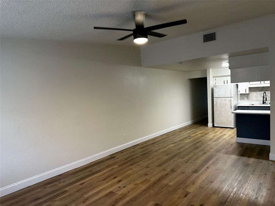 For Rent: $1,250 (2 beds, 1 baths, 840 Square Feet)