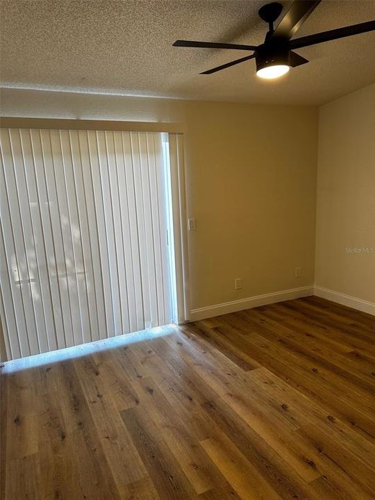For Rent: $1,250 (2 beds, 1 baths, 840 Square Feet)