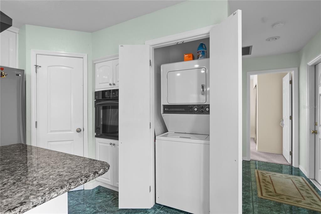For Sale: $324,400 (2 beds, 2 baths, 1739 Square Feet)