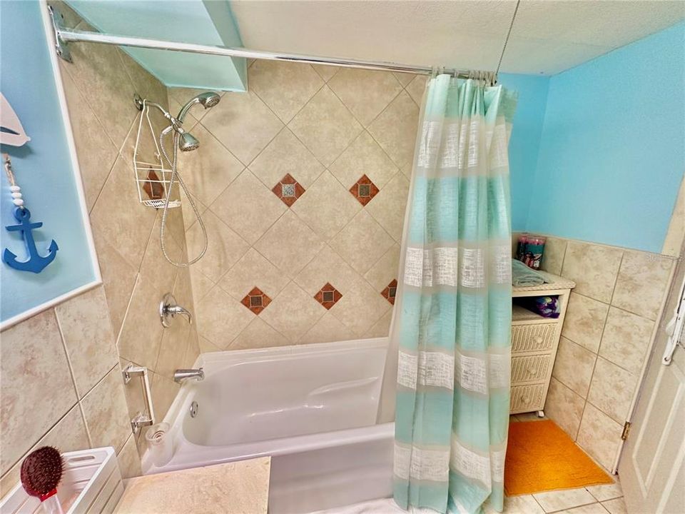 最近售出: $189,000 (2 贝兹, 2 浴室, 912 平方英尺)