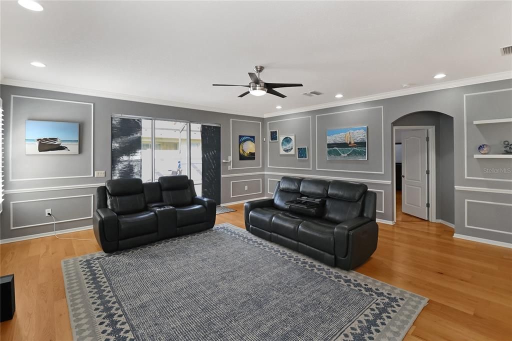 For Sale: $539,900 (3 beds, 2 baths, 2693 Square Feet)