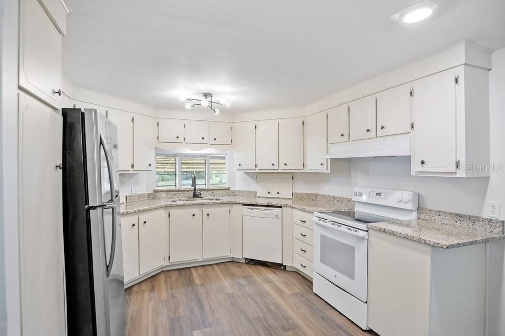 For Rent: $1,700 (2 beds, 2 baths, 1392 Square Feet)