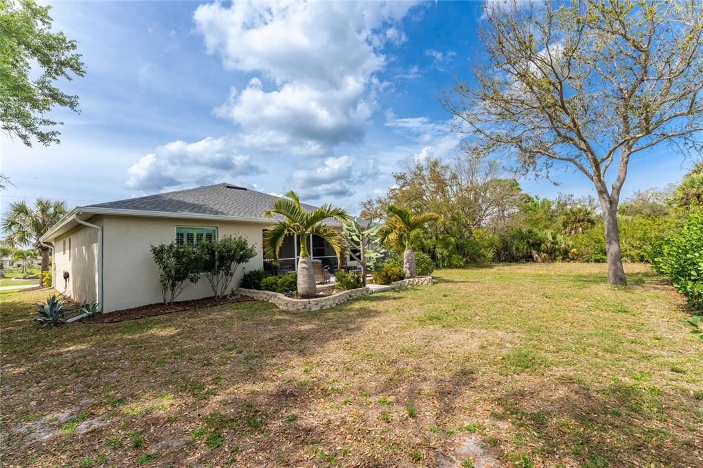 Recently Sold: $320,000 (3 beds, 2 baths, 1527 Square Feet)