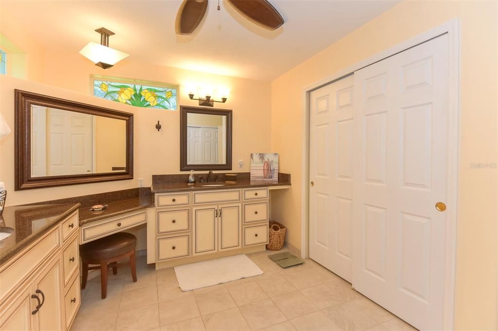 Recently Sold: $369,000 (3 beds, 2 baths, 1827 Square Feet)