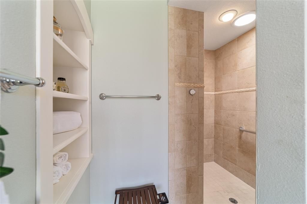 Recently Sold: $1,150,000 (3 beds, 2 baths, 2582 Square Feet)