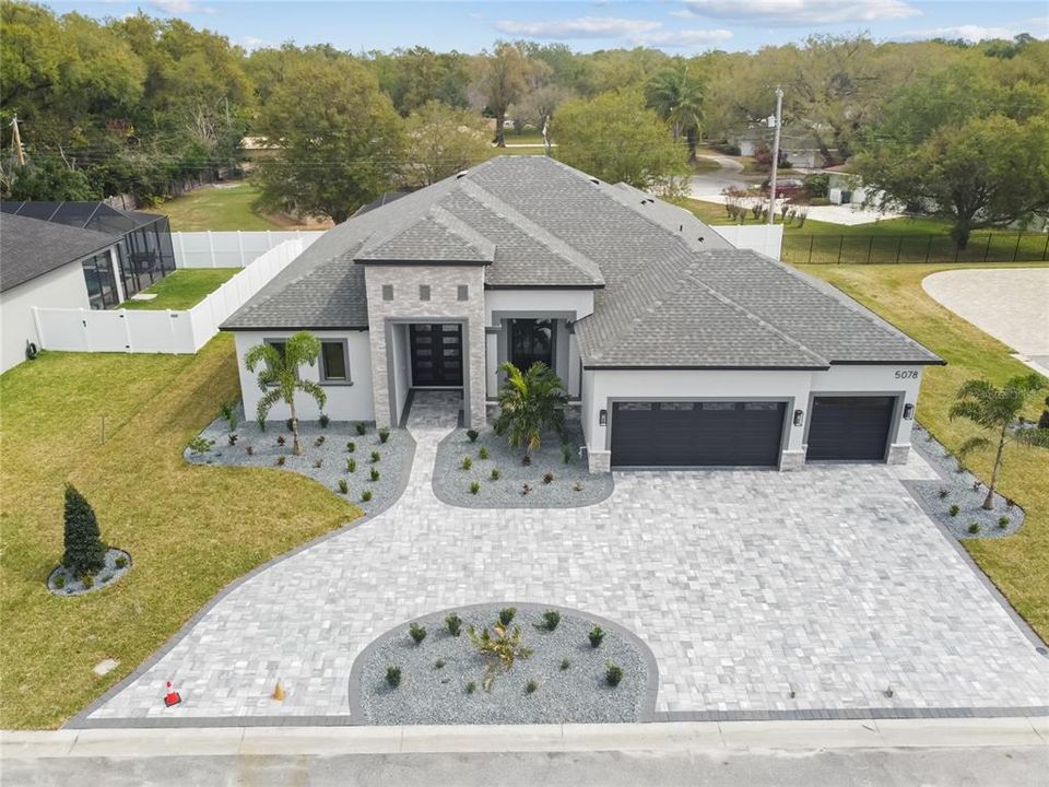 Recently Sold: $849,000 (4 beds, 3 baths, 2724 Square Feet)