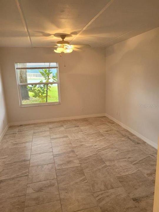 For Sale: $190,000 (2 beds, 2 baths, 975 Square Feet)