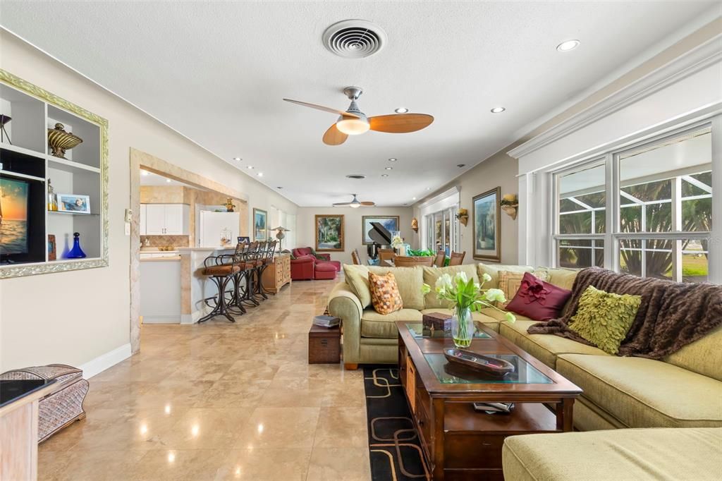 Recently Sold: $750,000 (2 beds, 2 baths, 2122 Square Feet)
