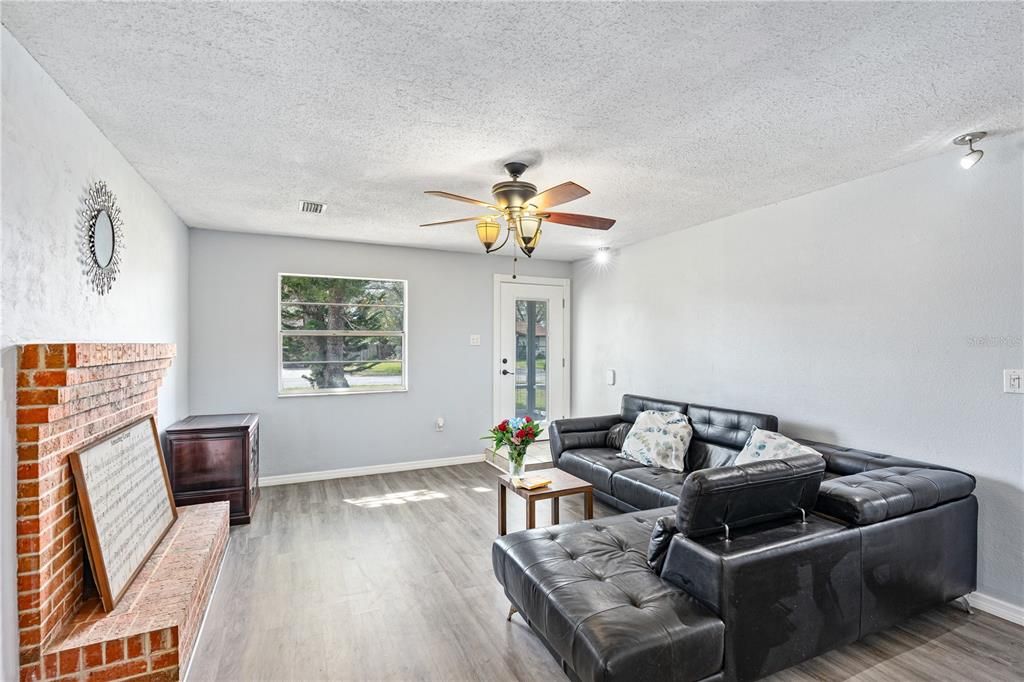 Recently Sold: $225,000 (2 beds, 1 baths, 1020 Square Feet)