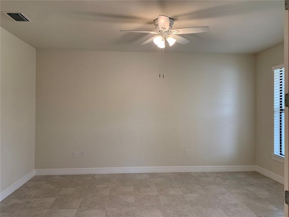 Active With Contract: $2,450 (3 beds, 2 baths, 1955 Square Feet)