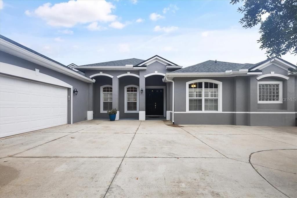 Active With Contract: $4,899 (6 beds, 4 baths, 3776 Square Feet)