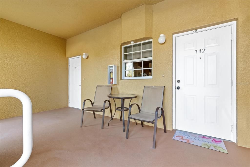 For Sale: $205,000 (2 beds, 2 baths, 978 Square Feet)