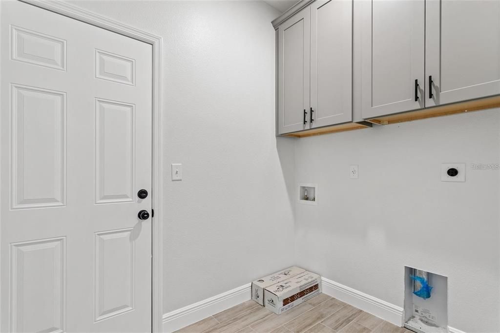 Active With Contract: $325,000 (4 beds, 2 baths, 1539 Square Feet)