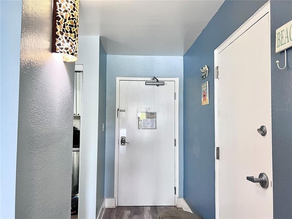 For Sale: $219,000 (1 beds, 1 baths, 432 Square Feet)