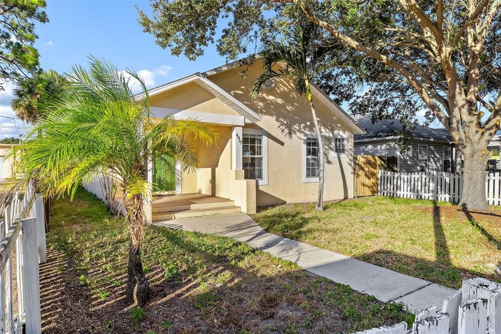 Recently Rented: $2,800 (3 beds, 2 baths, 1230 Square Feet)