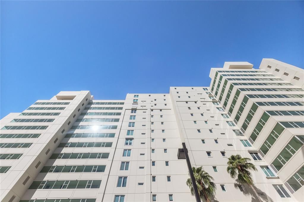 Recently Rented: $3,800 (2 beds, 2 baths, 1323 Square Feet)