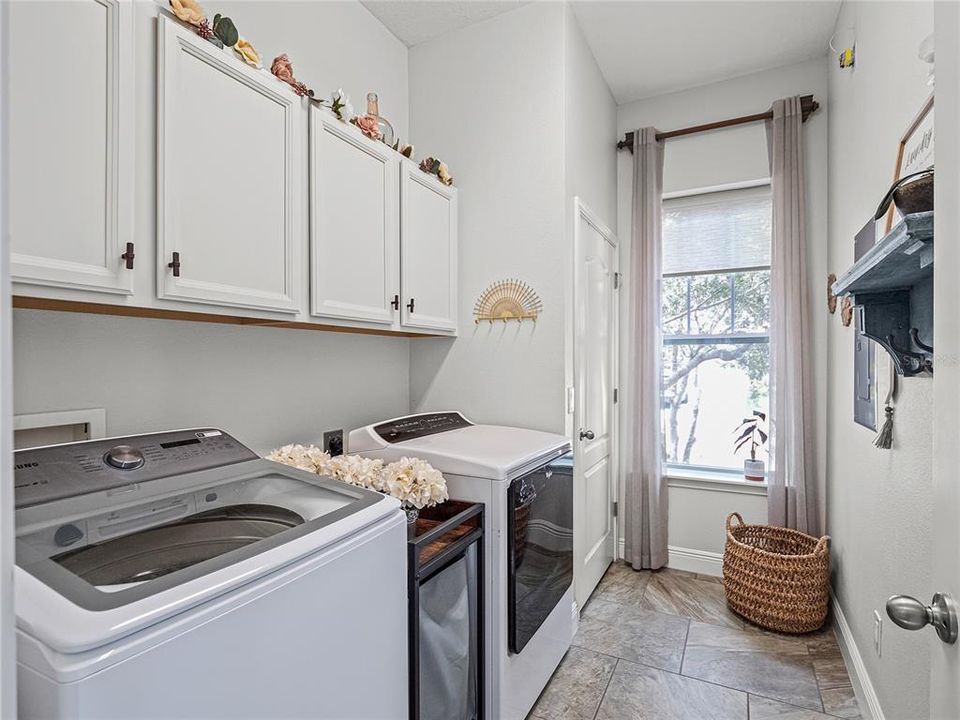 Active With Contract: $799,000 (4 beds, 2 baths, 2174 Square Feet)