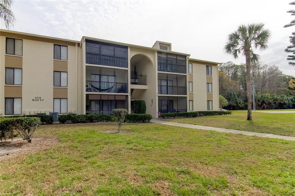Recently Sold: $199,500 (2 beds, 2 baths, 1079 Square Feet)