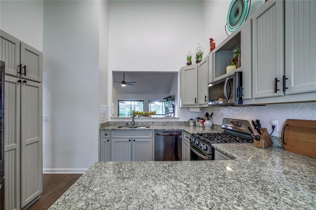 For Sale: $448,000 (3 beds, 2 baths, 1564 Square Feet)