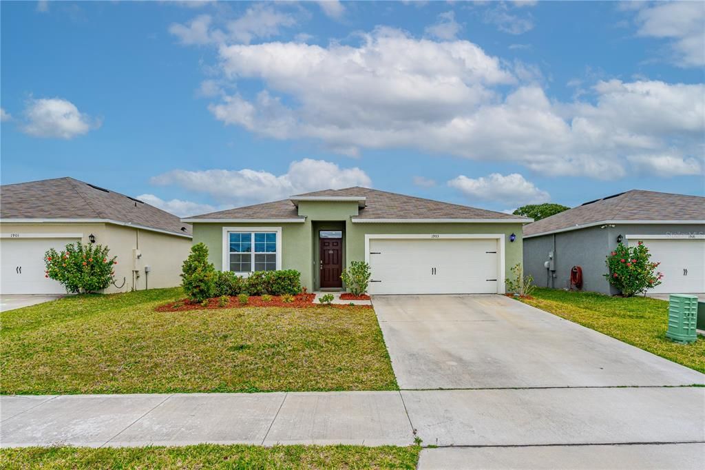 For Sale: $359,800 (4 beds, 2 baths, 1846 Square Feet)