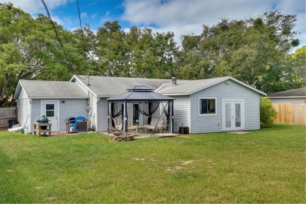 Huge fenced backyard for kids & pets to play!