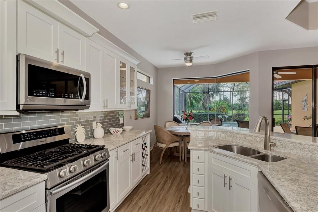 Active With Contract: $547,500 (3 beds, 2 baths, 1802 Square Feet)