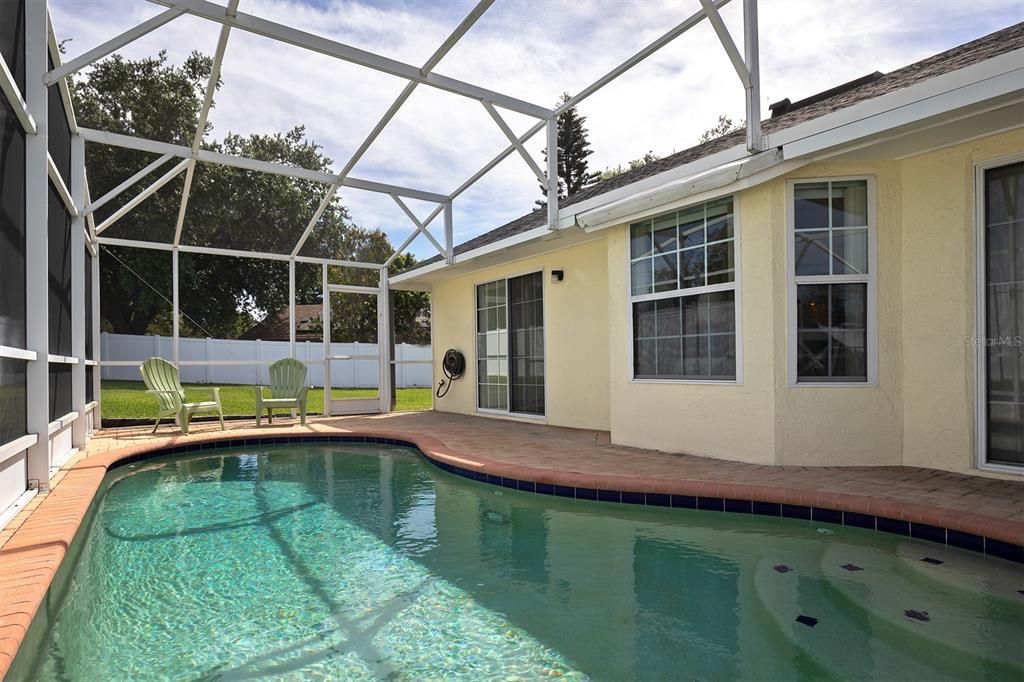 SCREEN ENCLOSED POOL