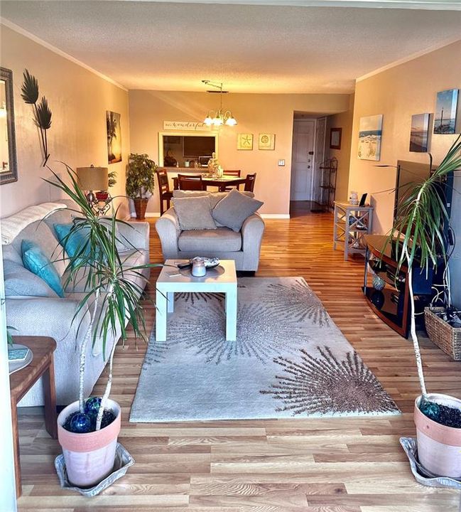 For Sale: $210,000 (1 beds, 1 baths, 815 Square Feet)