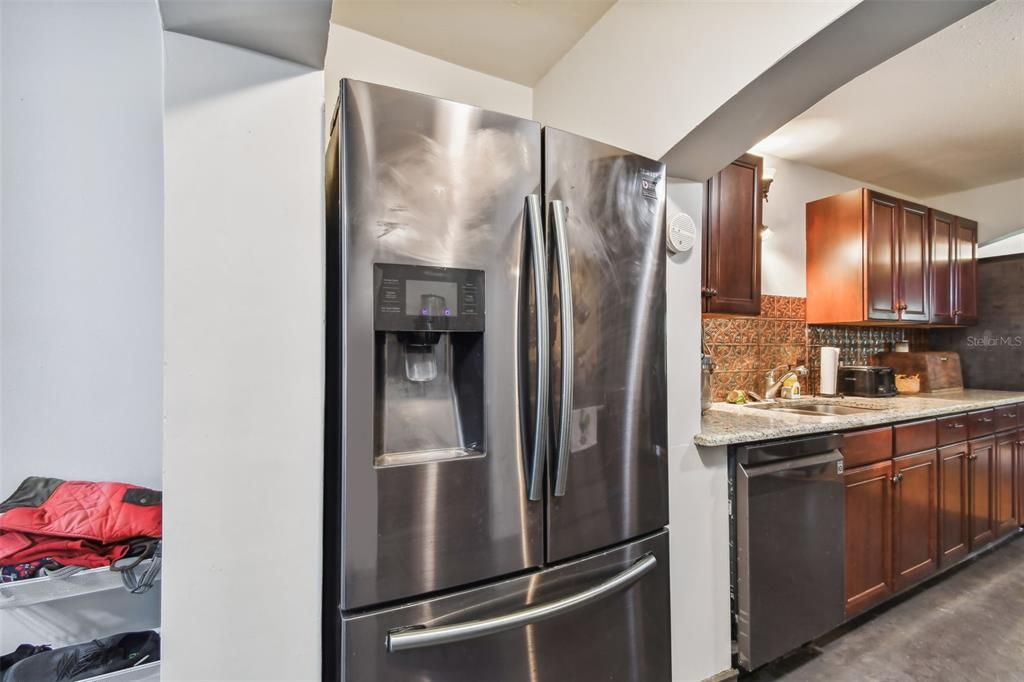 Active With Contract: $400,000 (2 beds, 2 baths, 2148 Square Feet)