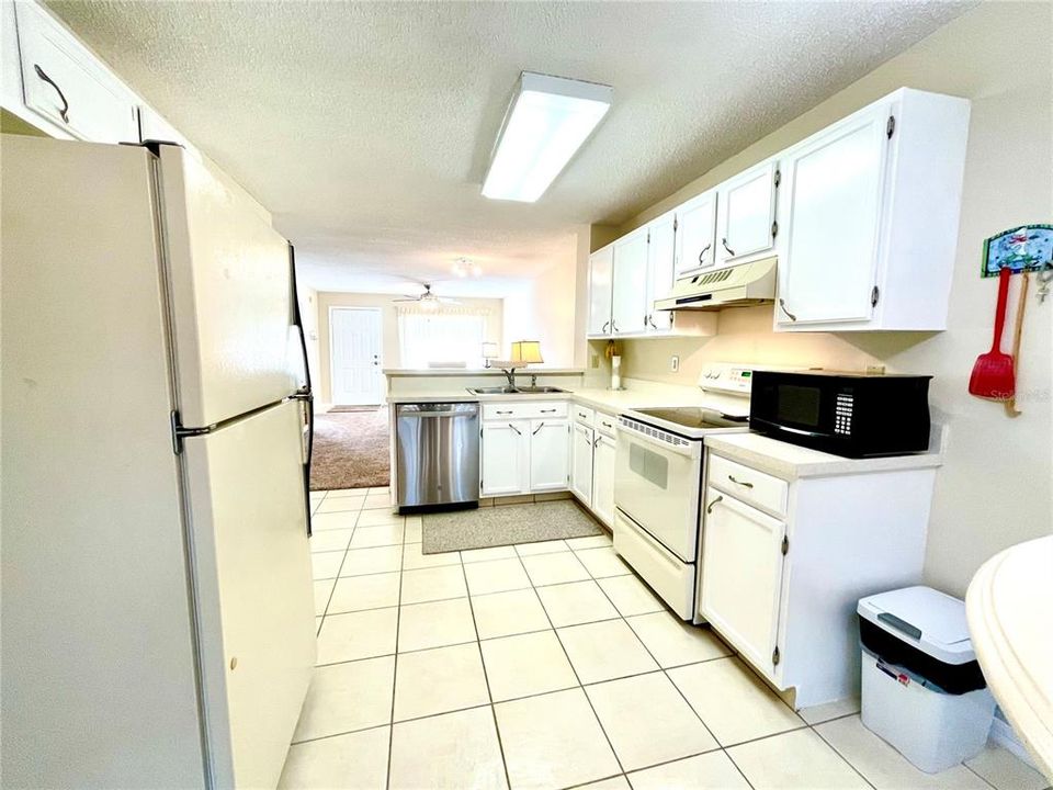 For Sale: $170,000 (2 beds, 1 baths, 900 Square Feet)
