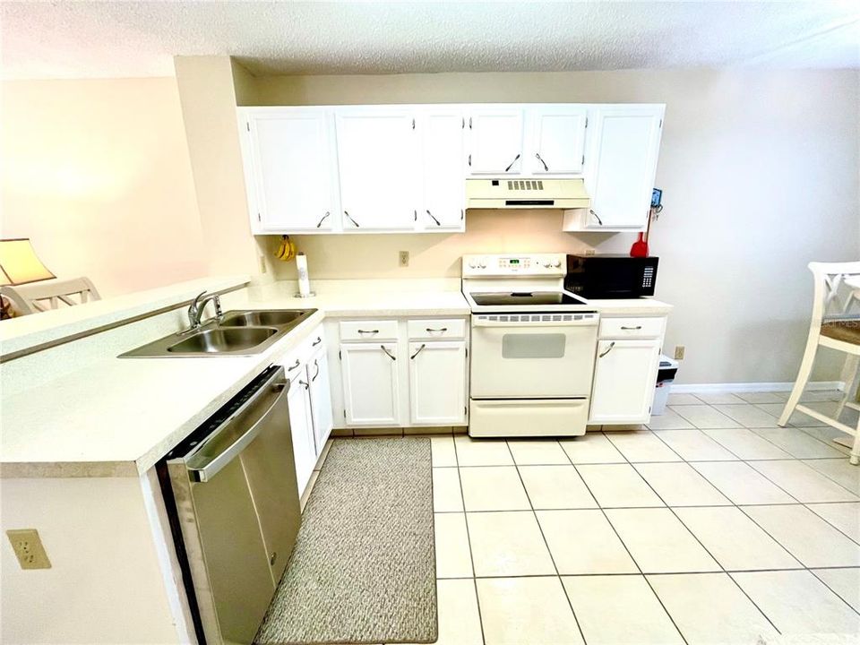 For Sale: $170,000 (2 beds, 1 baths, 900 Square Feet)