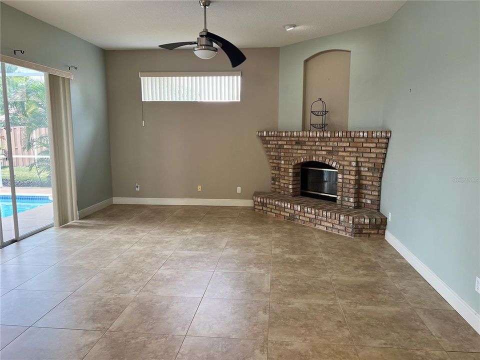 Active With Contract: $3,350 (3 beds, 2 baths, 2041 Square Feet)