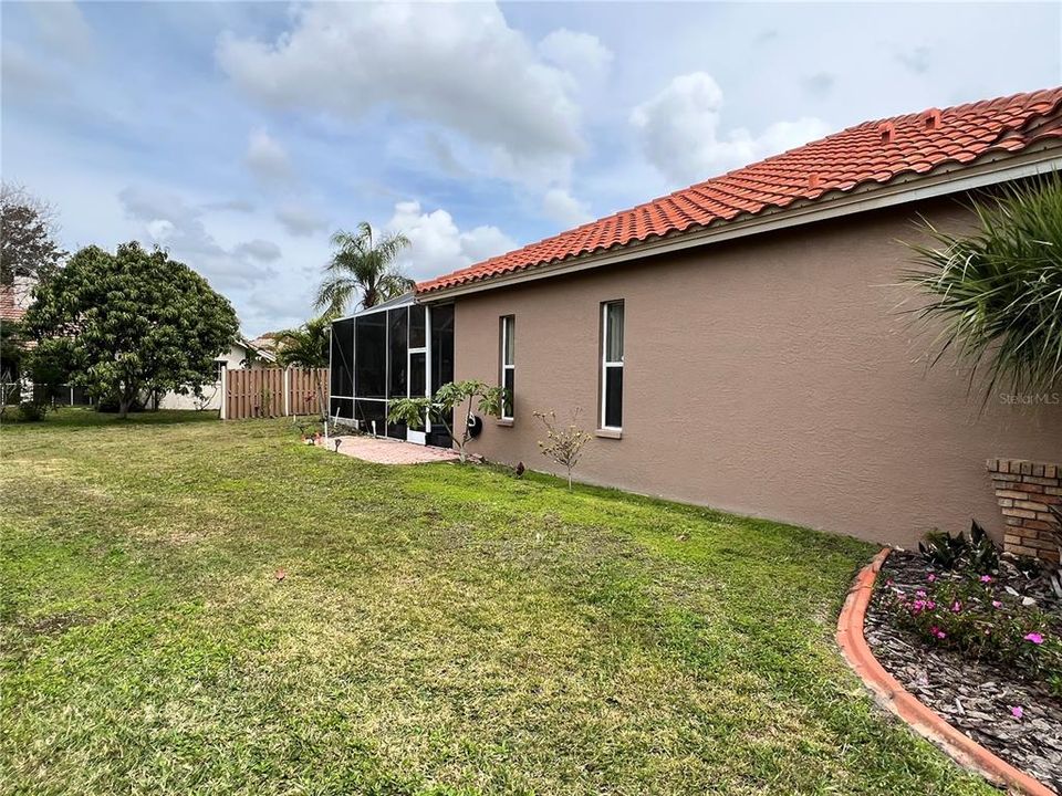 Active With Contract: $3,350 (3 beds, 2 baths, 2041 Square Feet)
