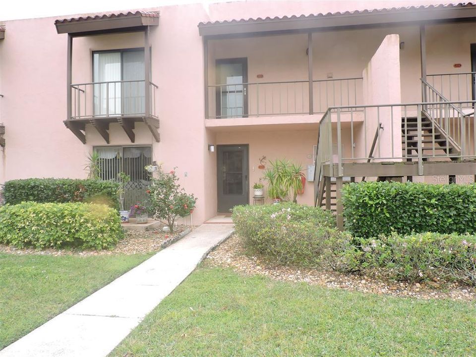 For Sale: $147,000 (2 beds, 2 baths, 1050 Square Feet)