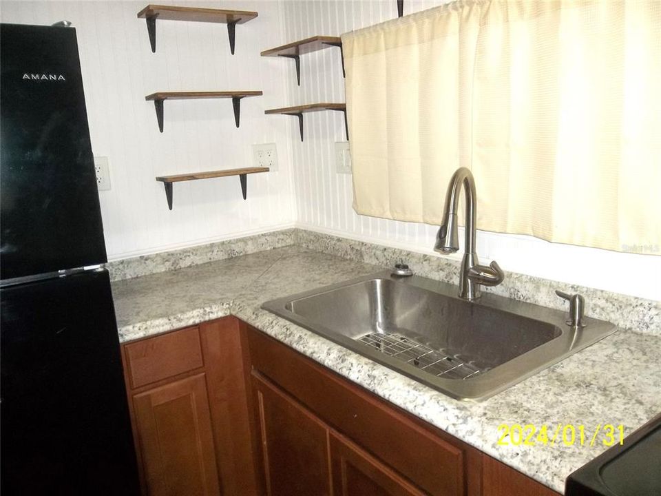 For Sale: $65,000 (1 beds, 1 baths, 396 Square Feet)